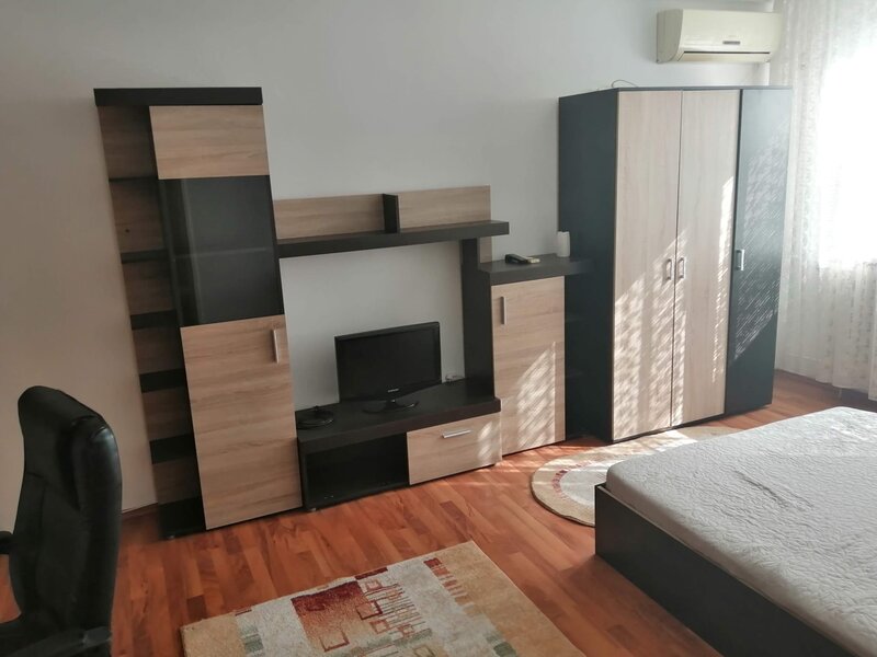 Drumul Taberei, Romancierilor, garsoniera 34 mp